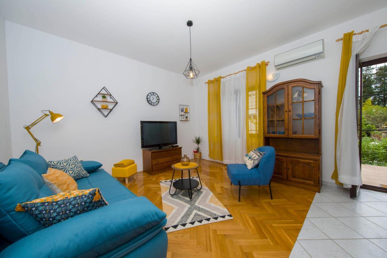 3 Bedroom Apartment Antonio Kaštela Kültér fotó