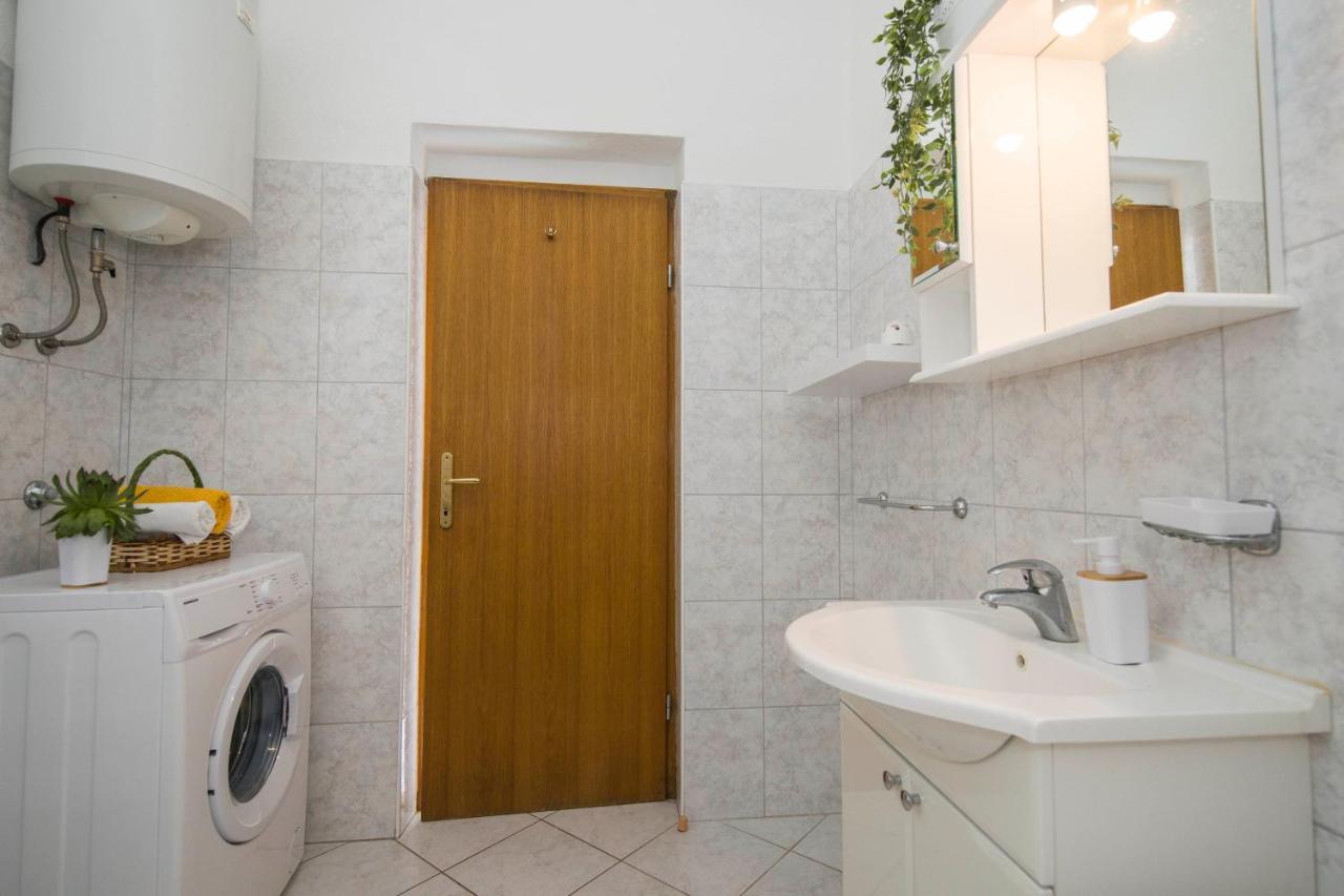 3 Bedroom Apartment Antonio Kaštela Kültér fotó