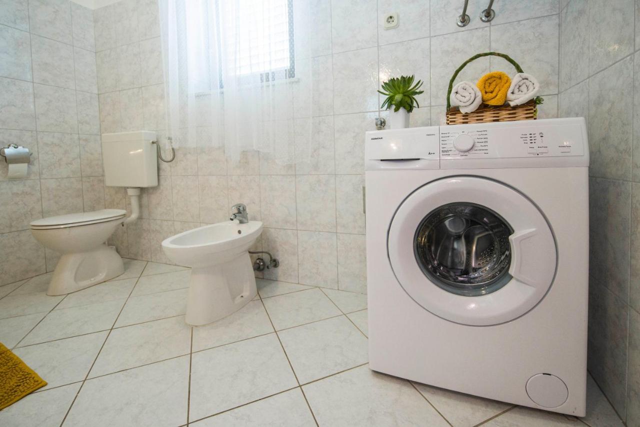 3 Bedroom Apartment Antonio Kaštela Kültér fotó